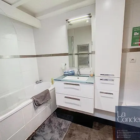 Chez Lou-poitiers Hyper Centre-proche Parking-laconciergerie Poitiers